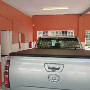 GWM P SERIES Double Cab Soft Tri-Fold Lockable Tonneau Cover